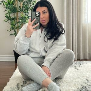 Meet your Posher, Alexia